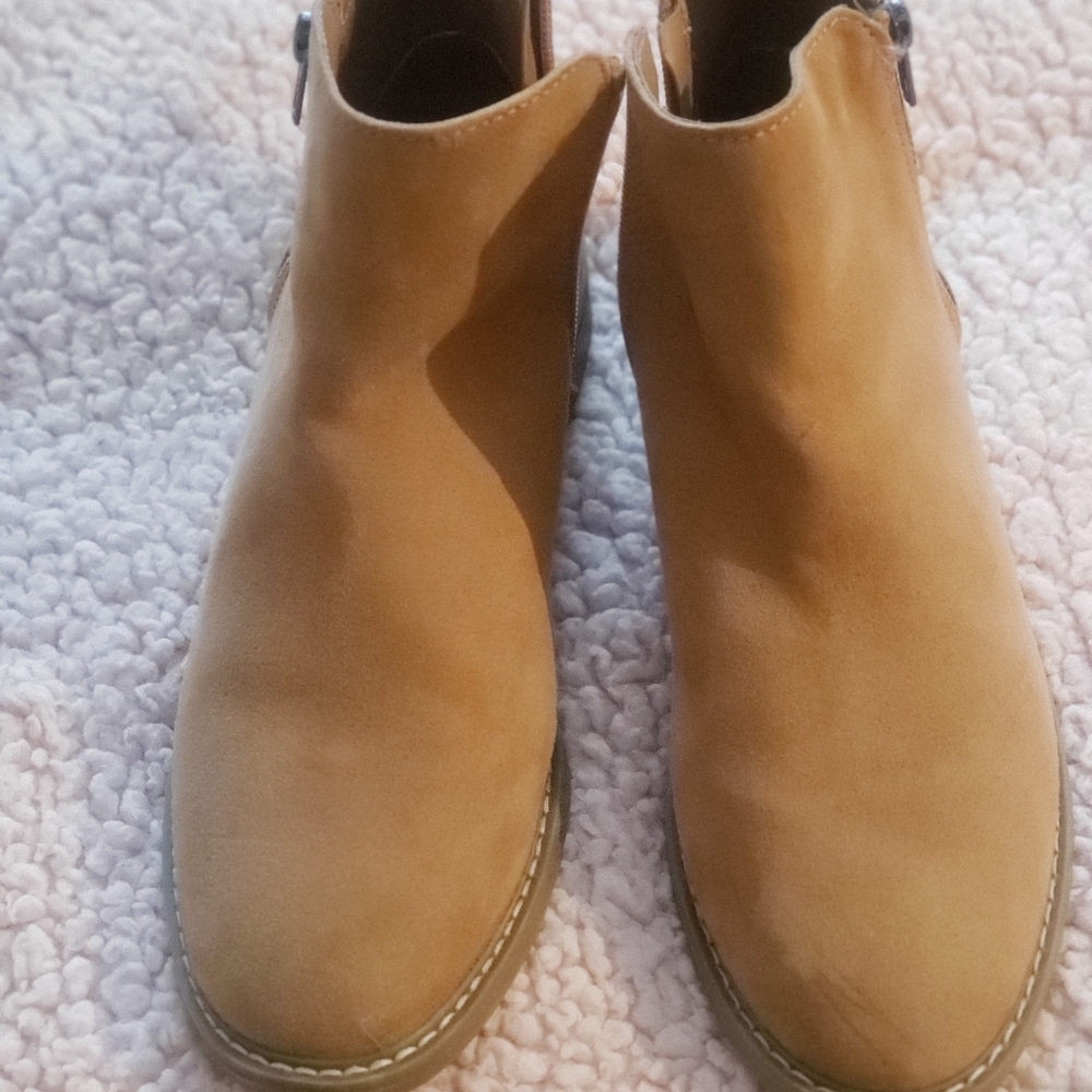 Universal Thread Boot